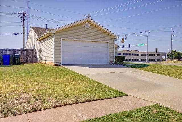 524 English Elm Lane, Norman, OK 73069