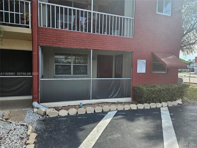 2041 NW 81st Ave 411, Pembroke Pines, FL 33024