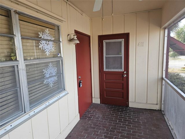 2041 NW 81st Ave 411, Pembroke Pines, FL 33024