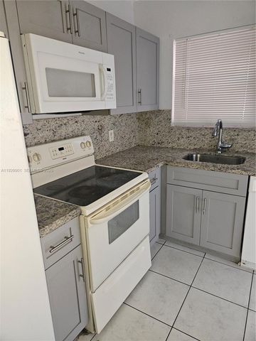 2041 NW 81st Ave 411, Pembroke Pines, FL 33024