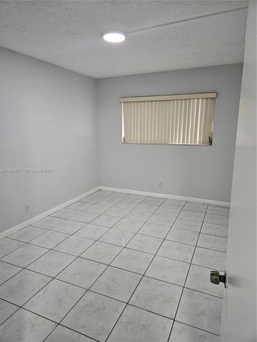 2041 NW 81st Ave 411, Pembroke Pines, FL 33024