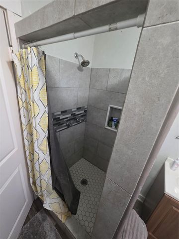 1028 Baker Avenue, Bacliff, TX 77518