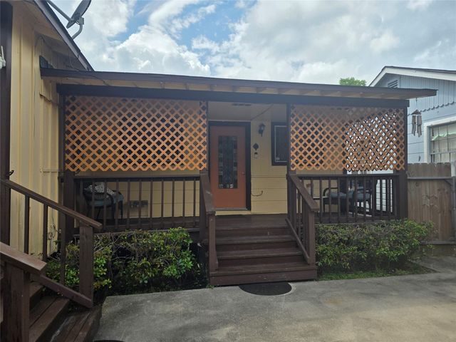 1028 Baker Avenue, Bacliff, TX 77518
