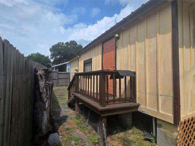 1028 Baker Avenue, Bacliff, TX 77518