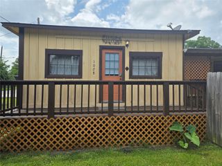1028 Baker Avenue, Bacliff, TX 77518