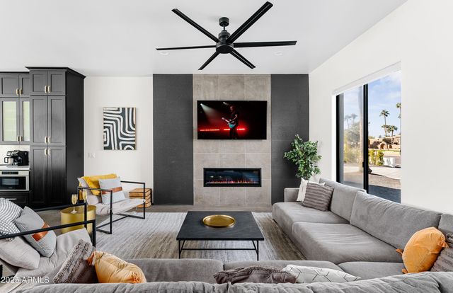 8417 E CACTUS Road, Scottsdale, AZ 85260