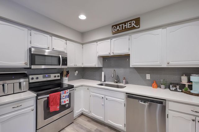 118 VALLEY GREENE CIR, Reading, PA 19610