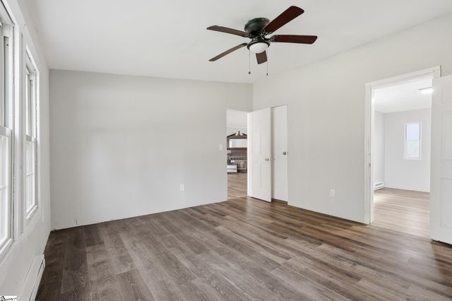 88 Deer Valley Road, Laurens, SC 29360