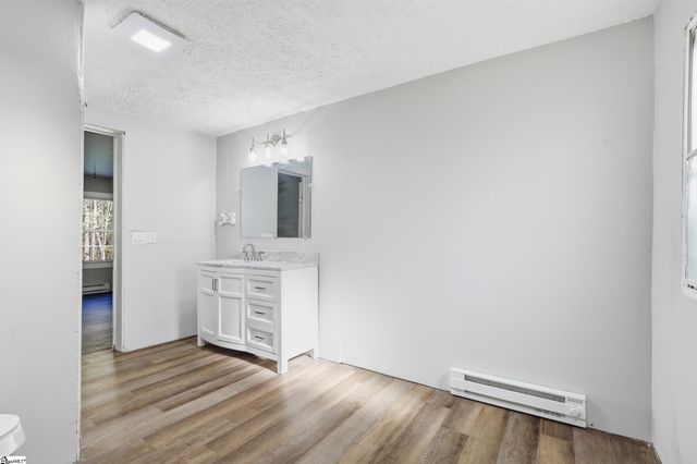 88 Deer Valley Road, Laurens, SC 29360