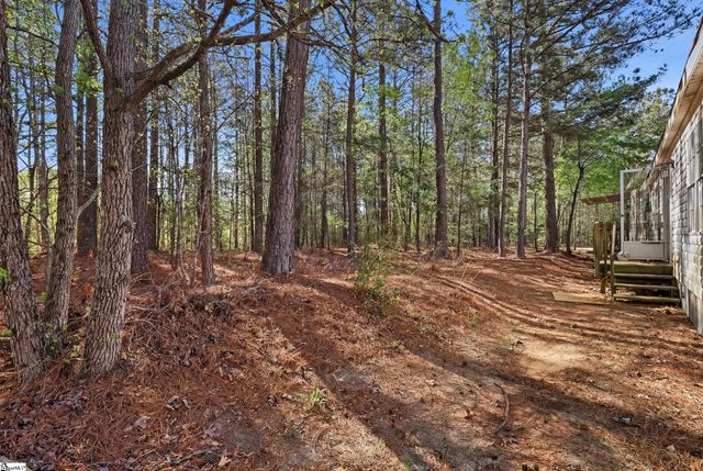 88 Deer Valley Road, Laurens, SC 29360