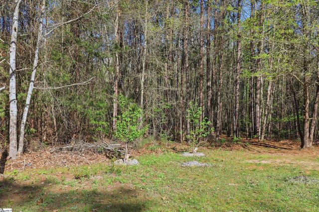 88 Deer Valley Road, Laurens, SC 29360