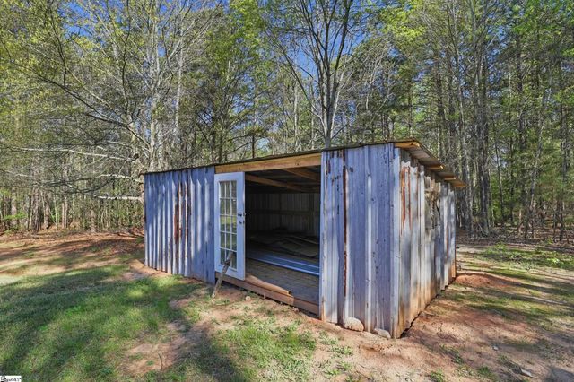 88 Deer Valley Road, Laurens, SC 29360