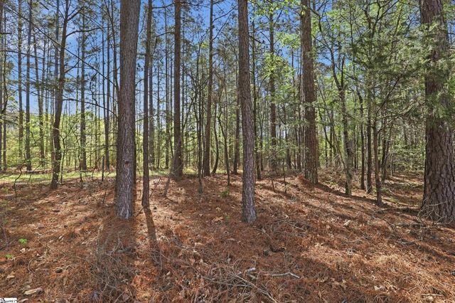 88 Deer Valley Road, Laurens, SC 29360
