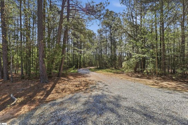 88 Deer Valley Road, Laurens, SC 29360