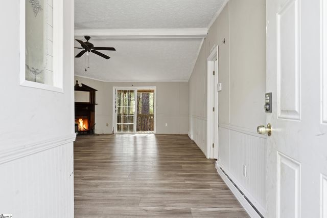 88 Deer Valley Road, Laurens, SC 29360