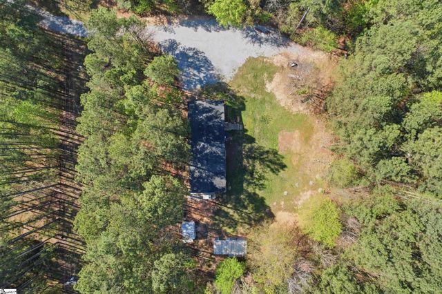 88 Deer Valley Road, Laurens, SC 29360