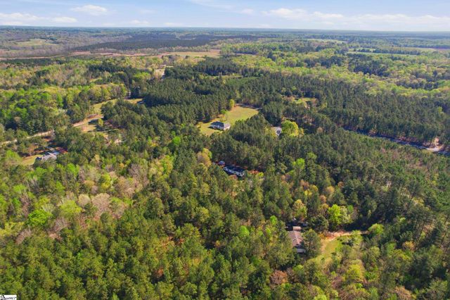 88 Deer Valley Road, Laurens, SC 29360