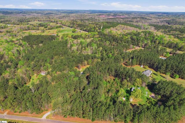 88 Deer Valley Road, Laurens, SC 29360