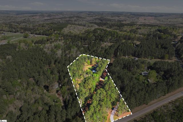 88 Deer Valley Road, Laurens, SC 29360