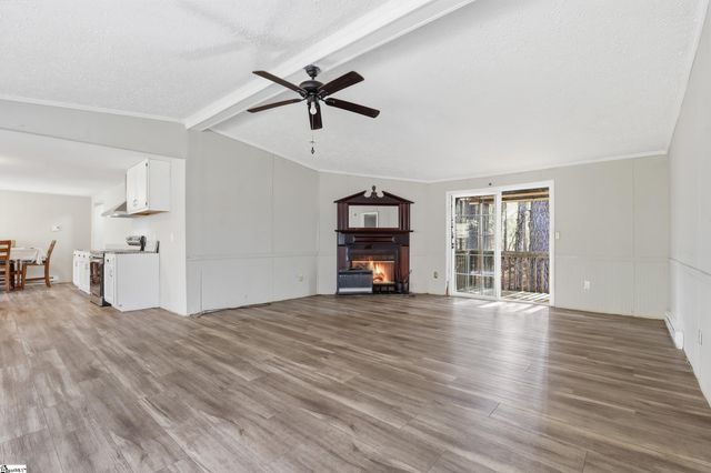 88 Deer Valley Road, Laurens, SC 29360