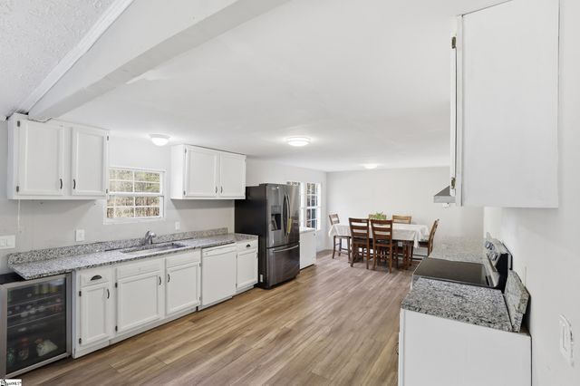 88 Deer Valley Road, Laurens, SC 29360