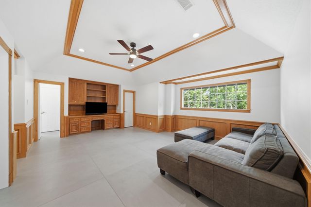 14 Hilshire Grove Lane, Hilshire Village, TX 77055