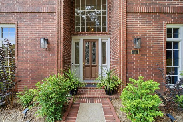 14 Hilshire Grove Lane, Hilshire Village, TX 77055