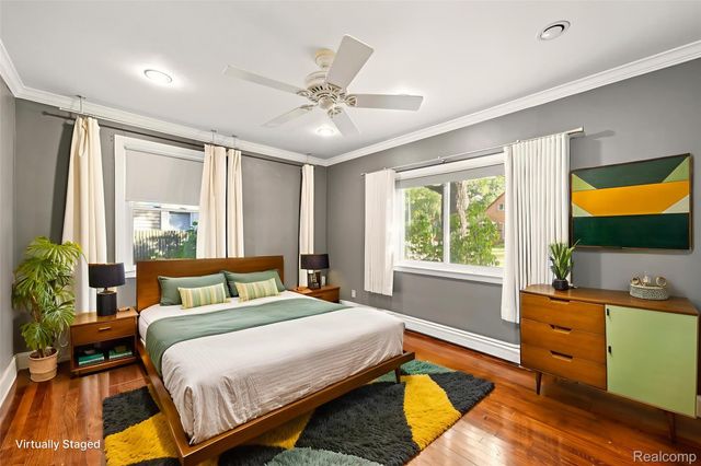 21737 Roslyn Road, Harper Woods, MI 48225