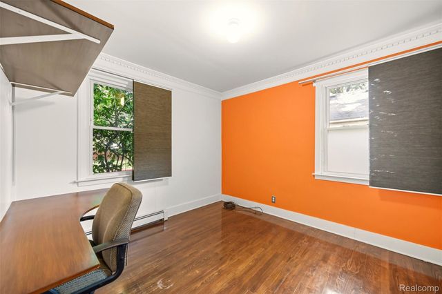 21737 Roslyn Road, Harper Woods, MI 48225