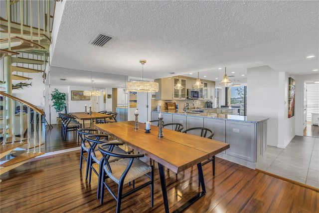 2795 KIPPS COLONY DRIVE S 305, St Petersburg, FL 33707