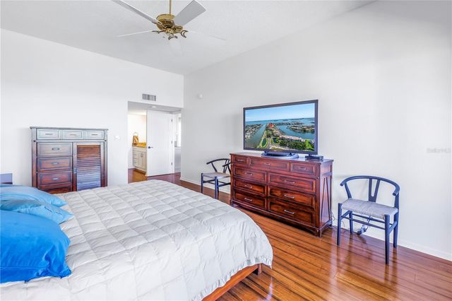 2795 KIPPS COLONY DRIVE S 305, St Petersburg, FL 33707