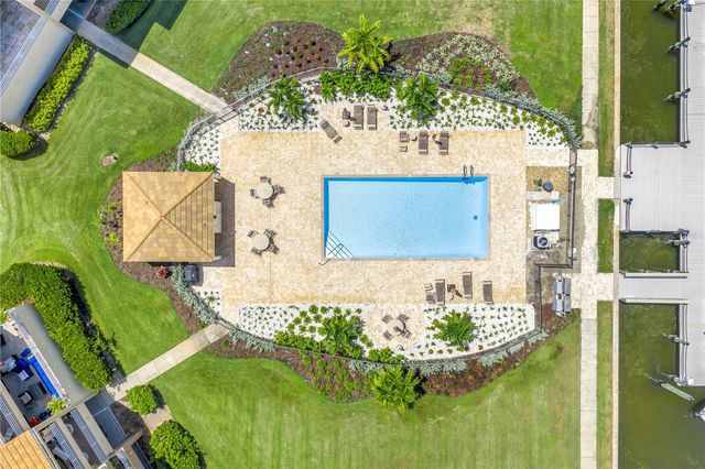 2795 KIPPS COLONY DRIVE S 305, St Petersburg, FL 33707