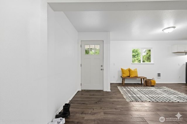 2693 State Rt 101, Ilwaco, WA 98624