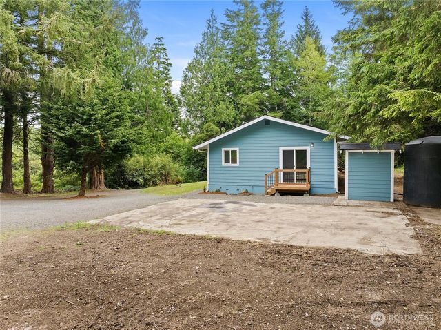 2693 State Rt 101, Ilwaco, WA 98624