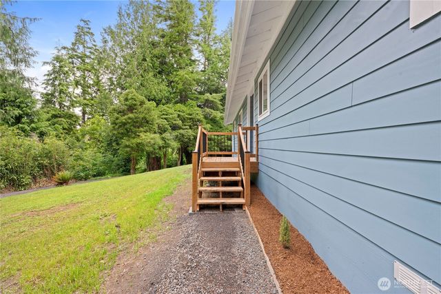 2693 State Rt 101, Ilwaco, WA 98624