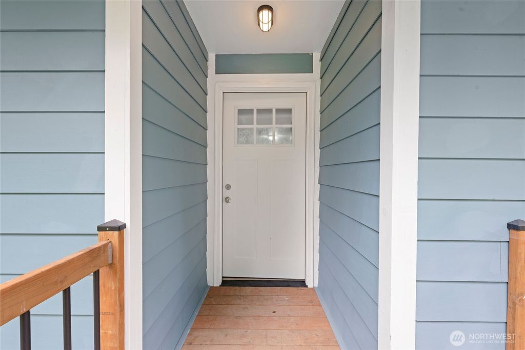 2693 State Rt 101, Ilwaco, WA 98624