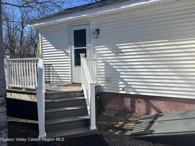 168 County Route 27b, Claverack, NY 12513