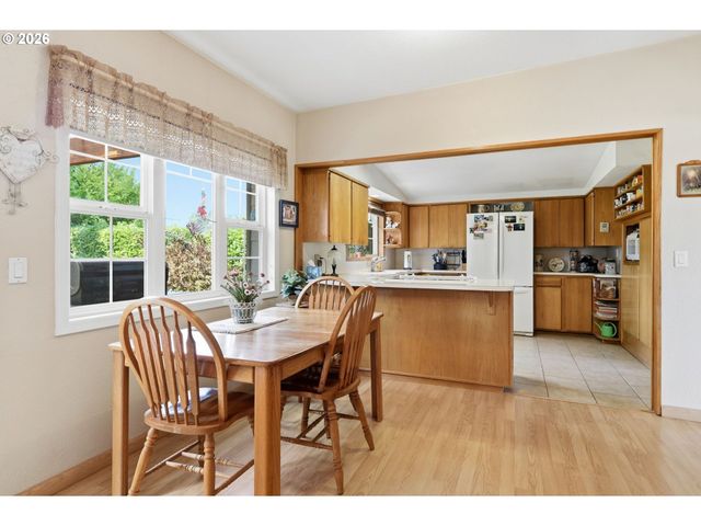 2378 19TH St, Springfield, OR 97477