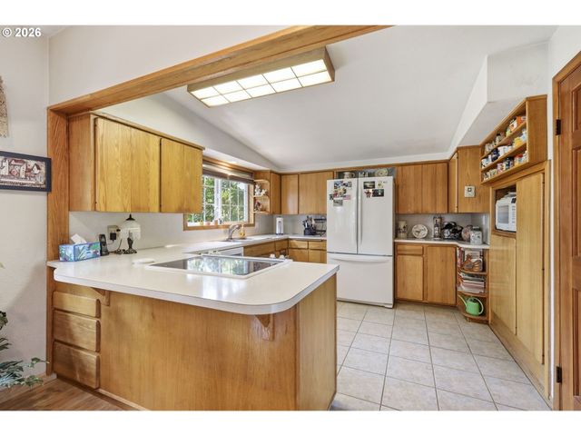 2378 19TH St, Springfield, OR 97477