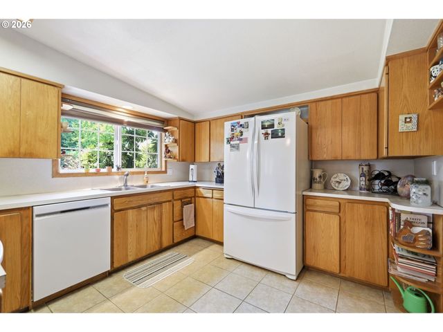 2378 19TH St, Springfield, OR 97477