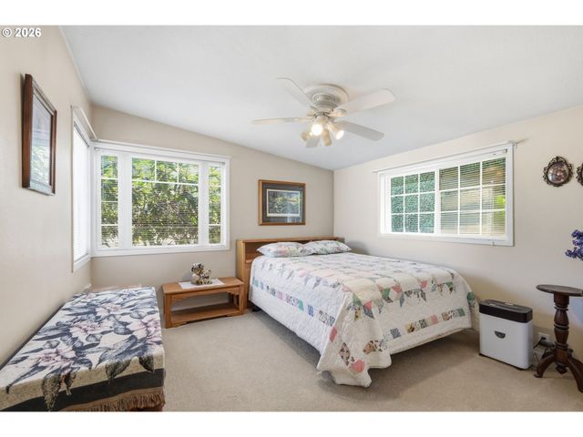 2378 19TH St, Springfield, OR 97477