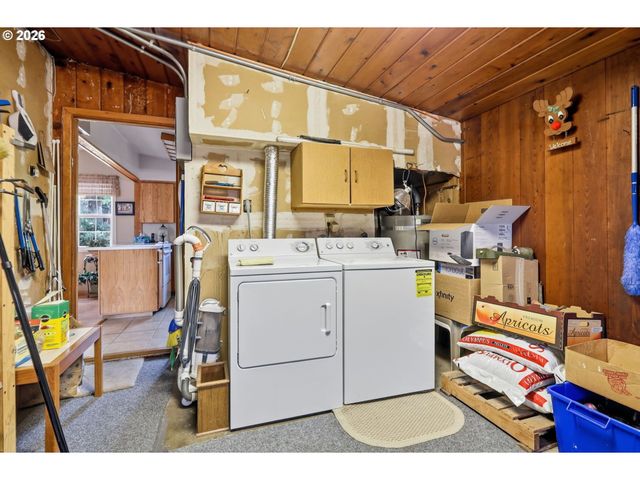 2378 19TH St, Springfield, OR 97477