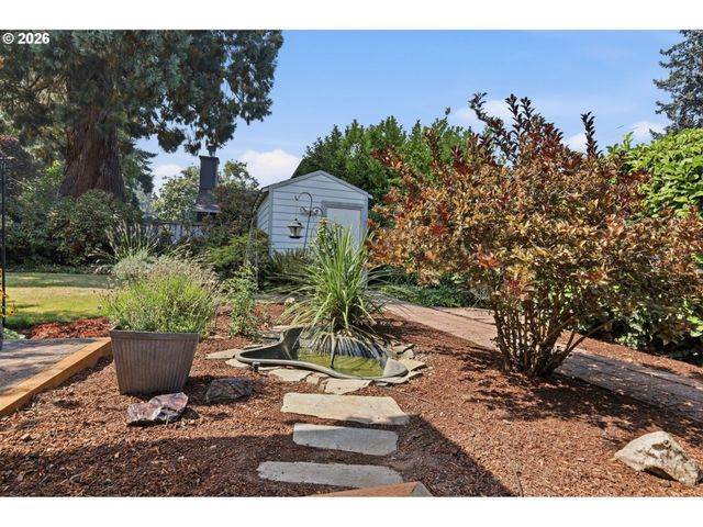 2378 19TH St, Springfield, OR 97477