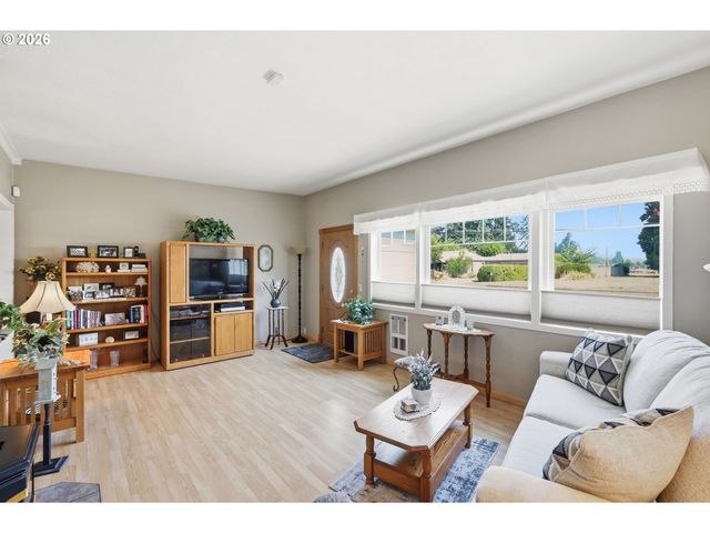 2378 19TH St, Springfield, OR 97477