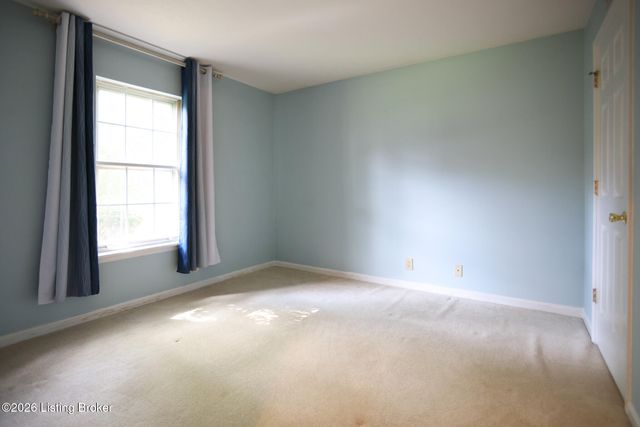 103 Forest Park Rd, Louisville, KY 40223