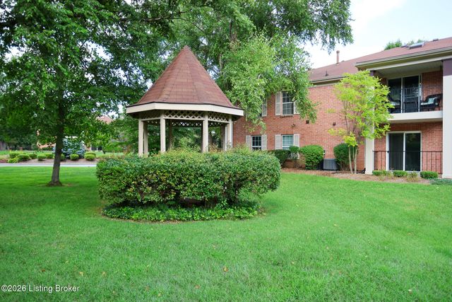 103 Forest Park Rd, Louisville, KY 40223