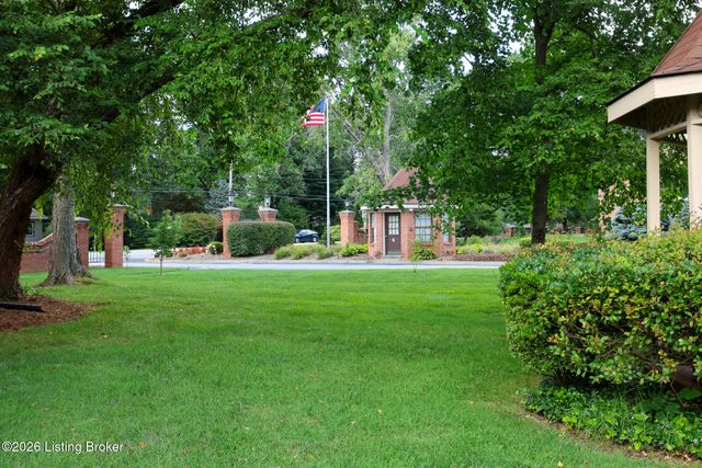103 Forest Park Rd, Louisville, KY 40223