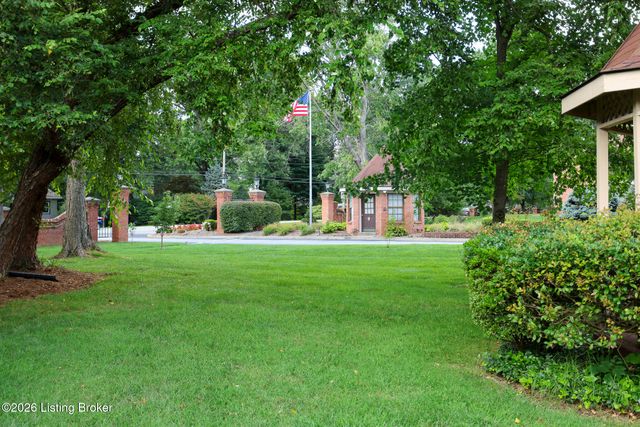 103 Forest Park Rd, Louisville, KY 40223