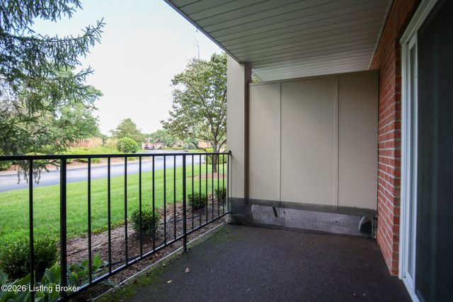 103 Forest Park Rd, Louisville, KY 40223