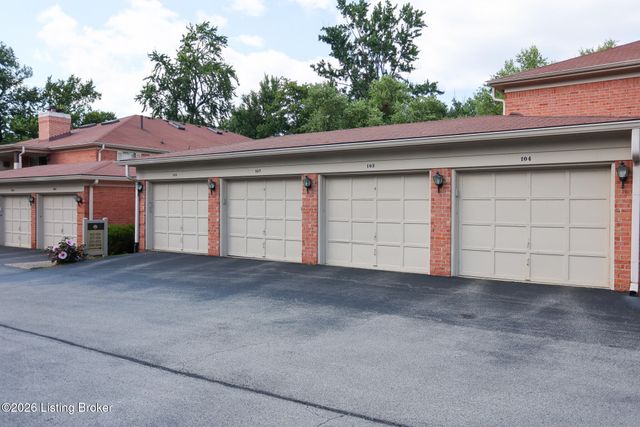 103 Forest Park Rd, Louisville, KY 40223
